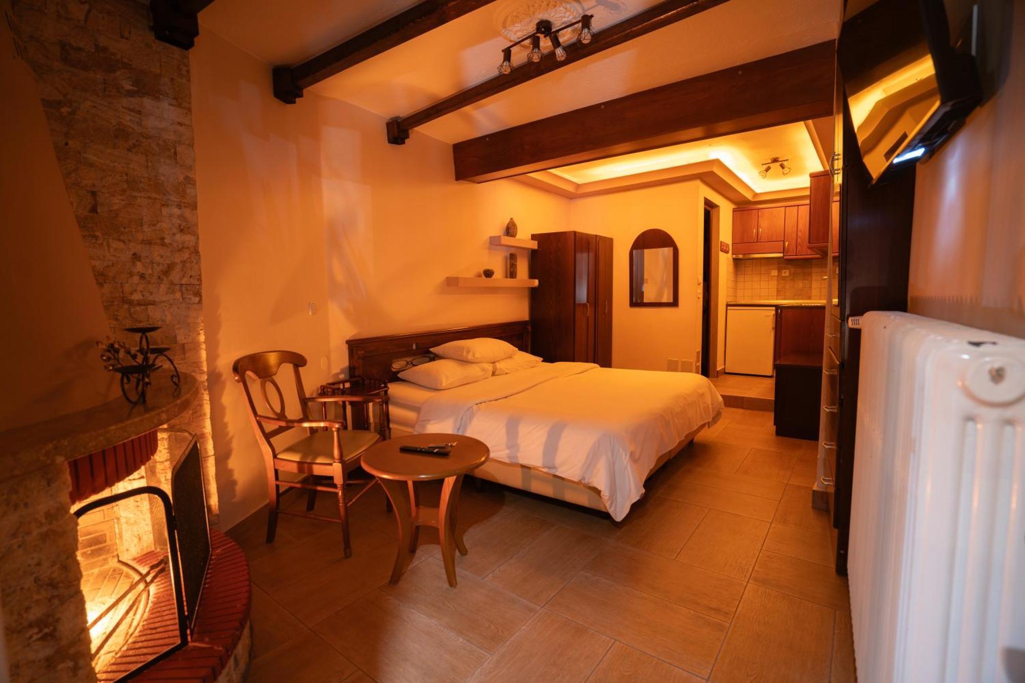 Kallinikos Guesthouse Káto Loutrákion Esterno foto