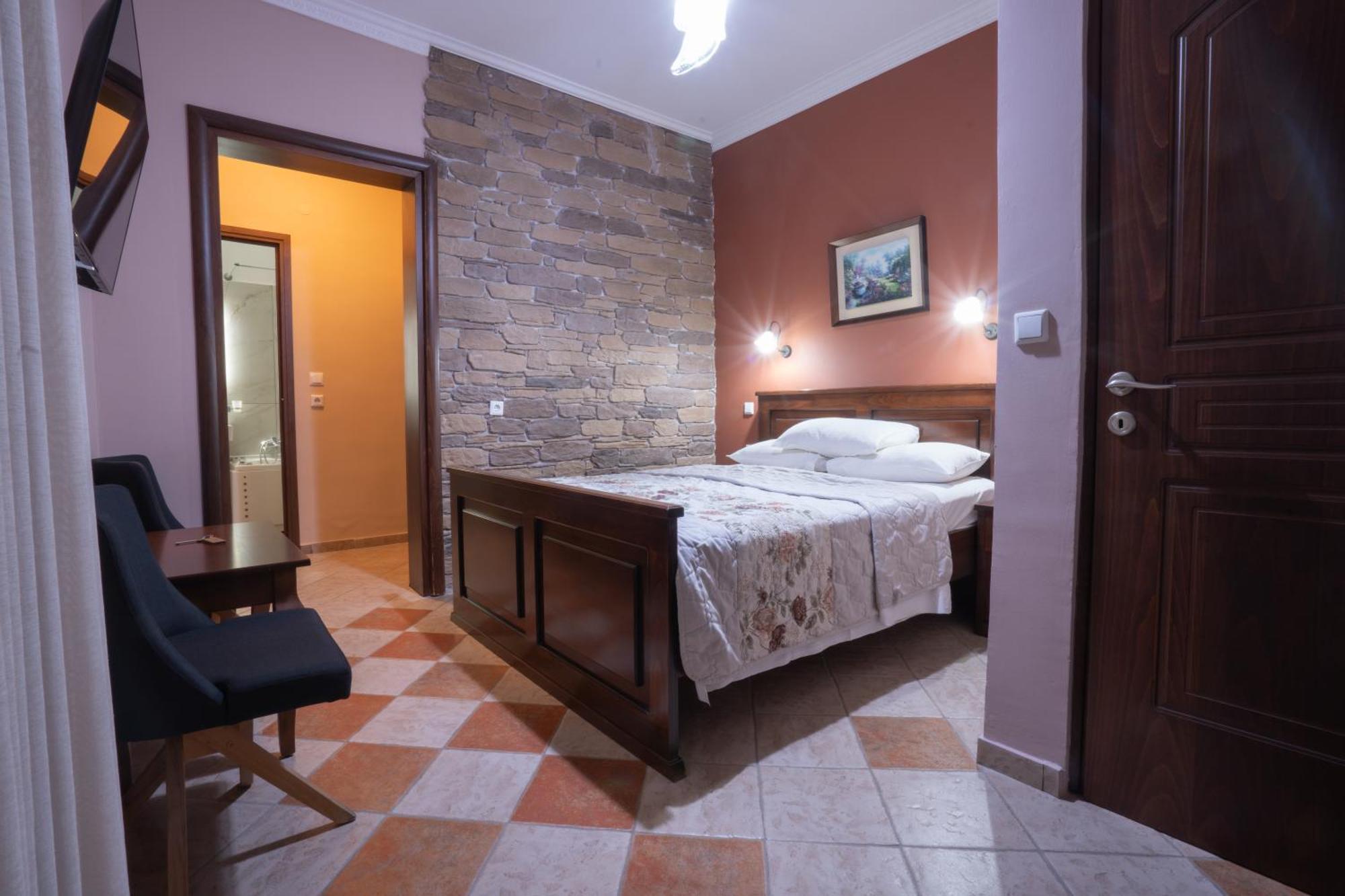 Kallinikos Guesthouse Káto Loutrákion Esterno foto